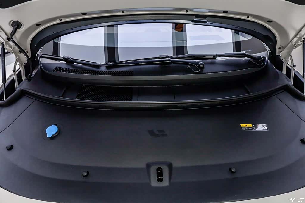 Li Auto i8, 2025 37