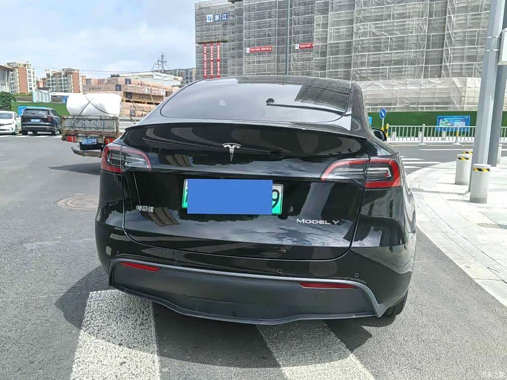 Tesla Model Y, 2023 14