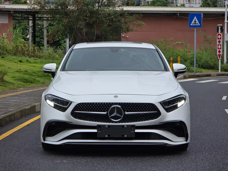Mercedes-Benz CLS Mercedes-Benz CLS