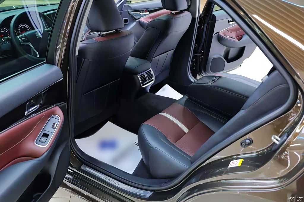 Toyota Crown, 2017 20
