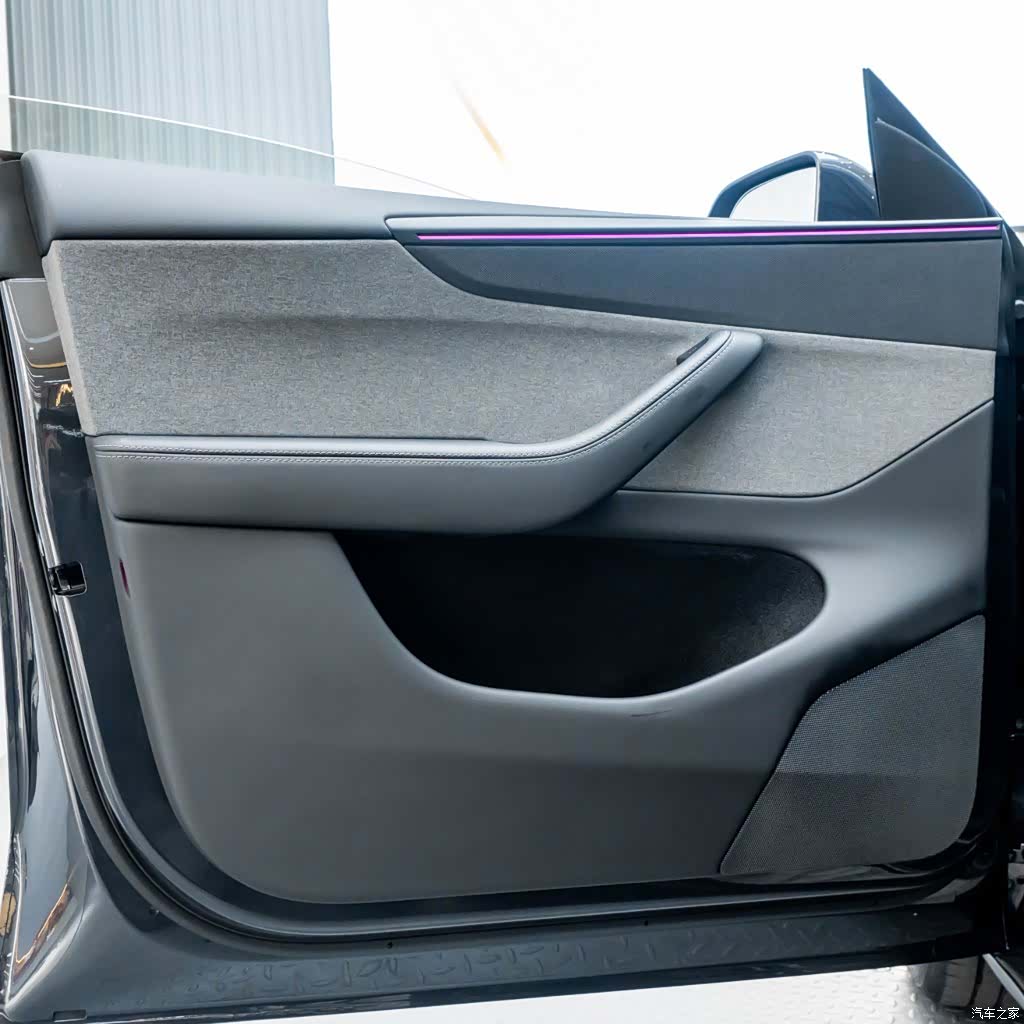 Tesla Model Y, 2026 18