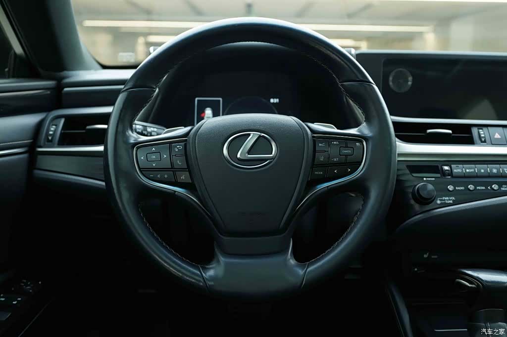 Lexus ES, 2019 18