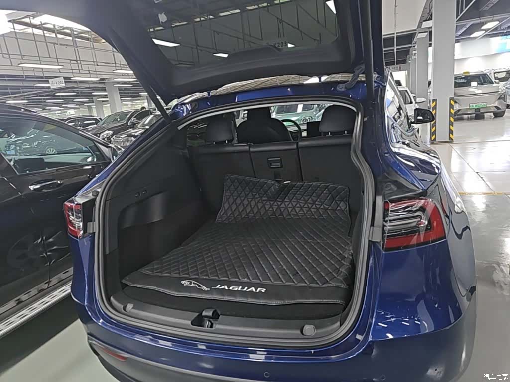 Tesla Model Y, 2022 15