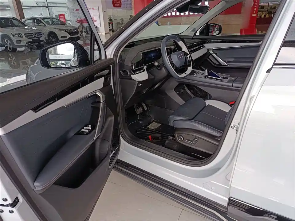 Geely Atlas L