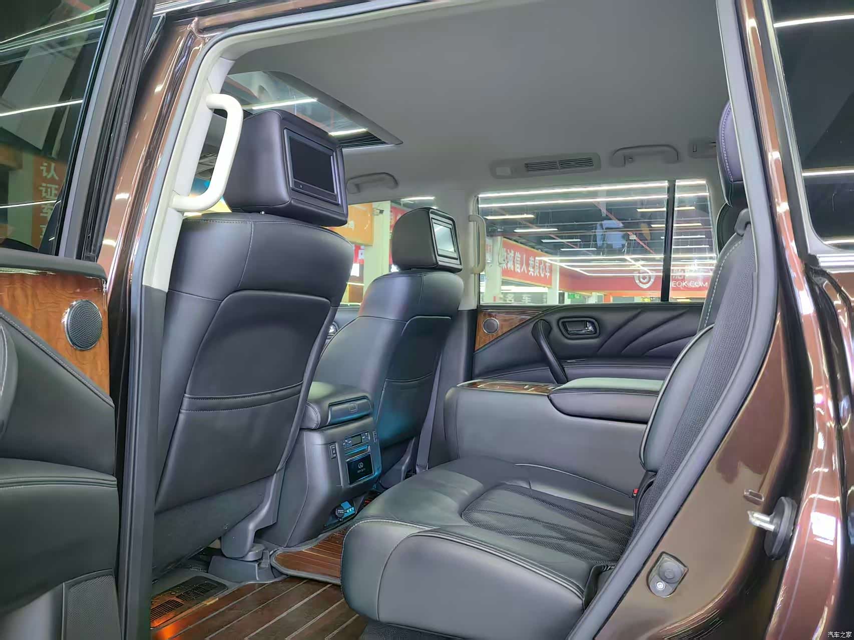 Infiniti QX80, 2017 12