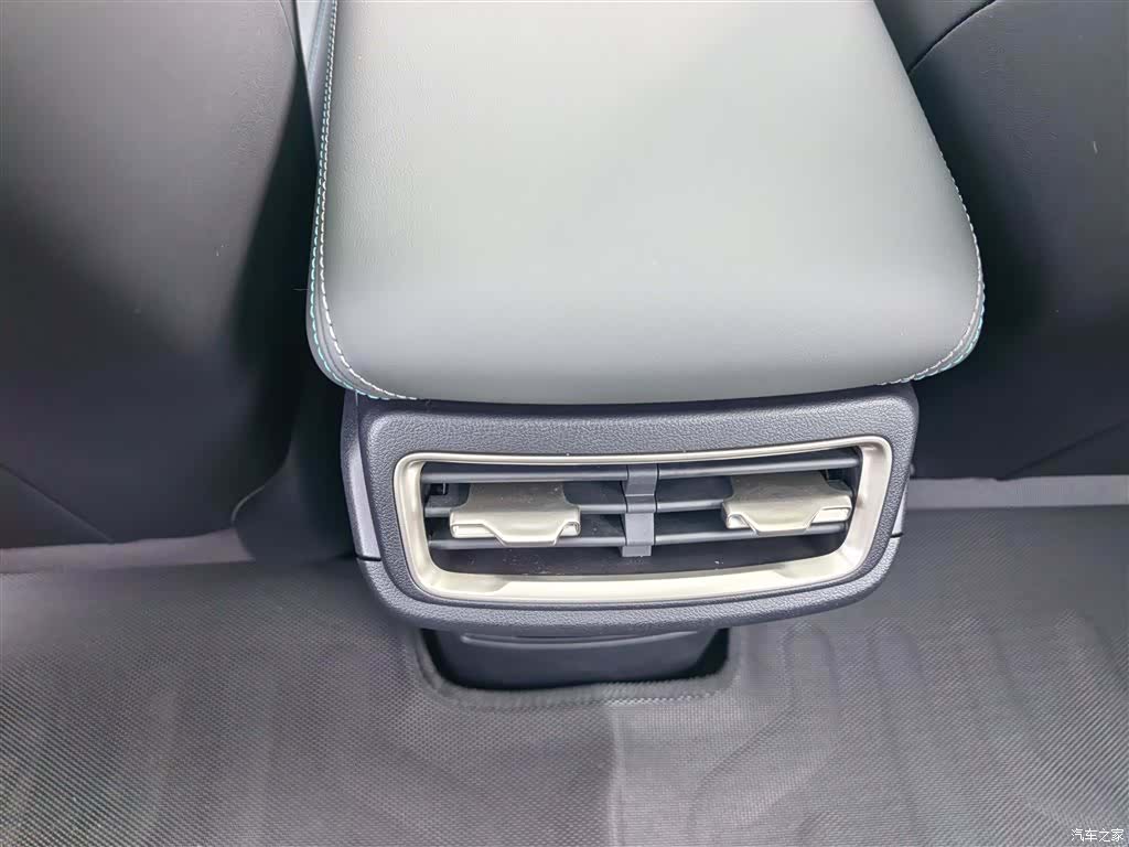 BYD Qin, 2025 10