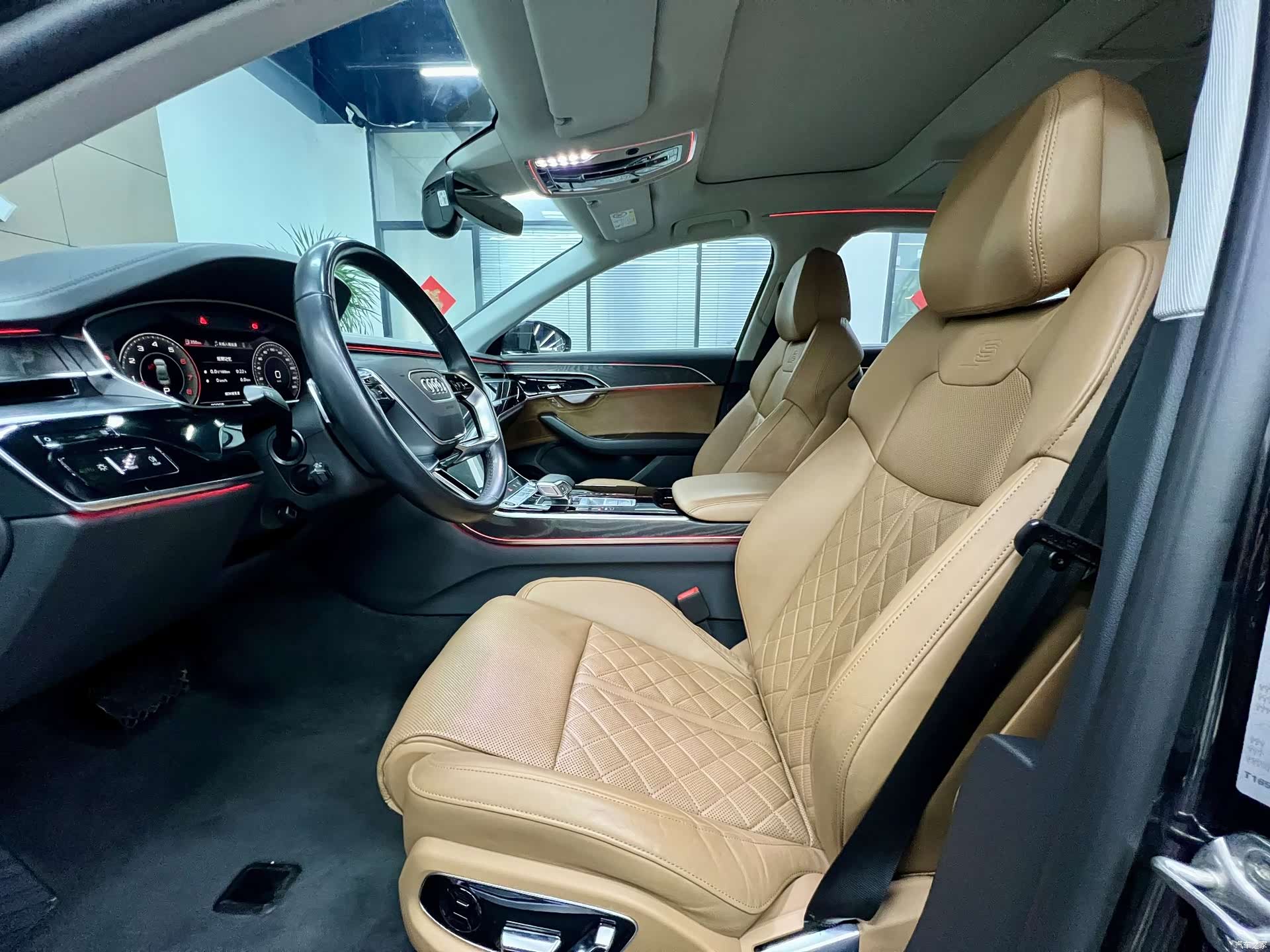 Audi A8L, 2022 4