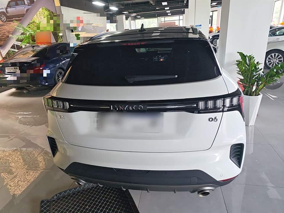 Lynk & Co 06 Lynk & Co 06