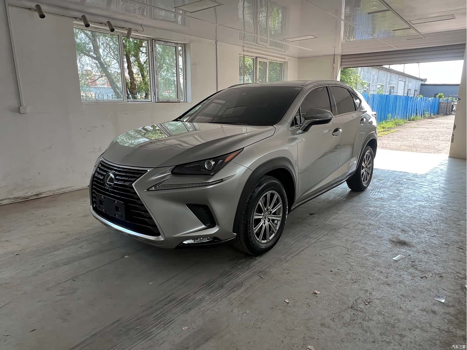 Lexus NX, 2021 1
