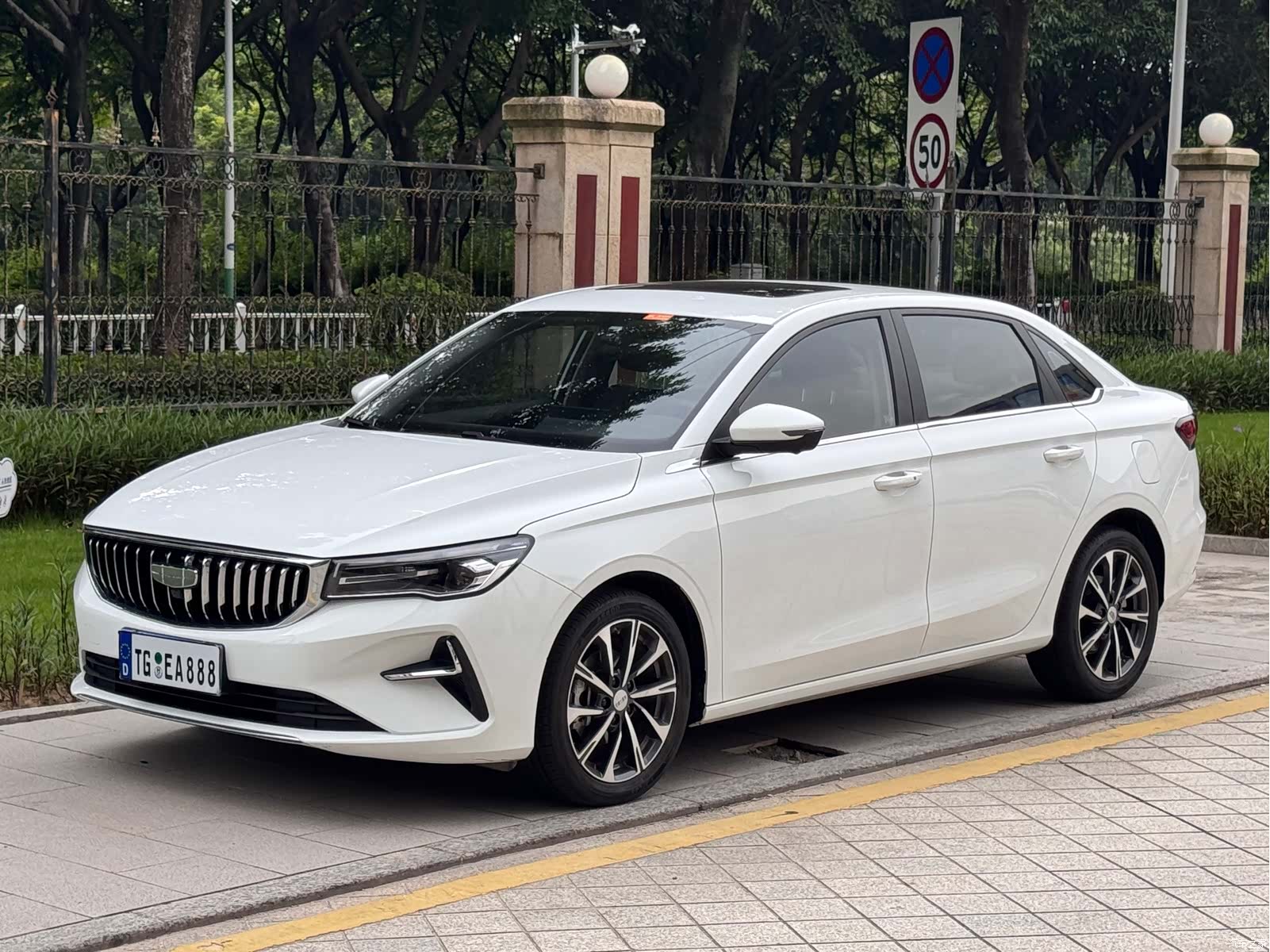 Geely Emgrand, 2025 1
