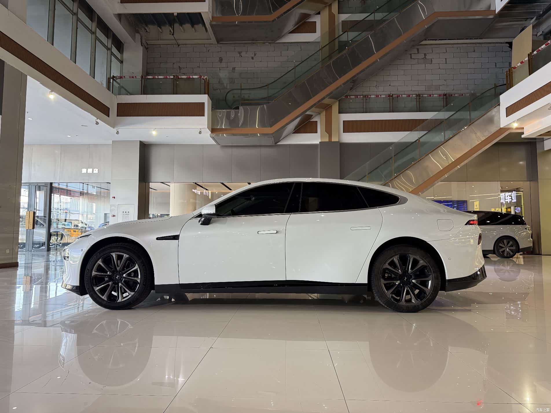 Xpeng P7, 2021 8