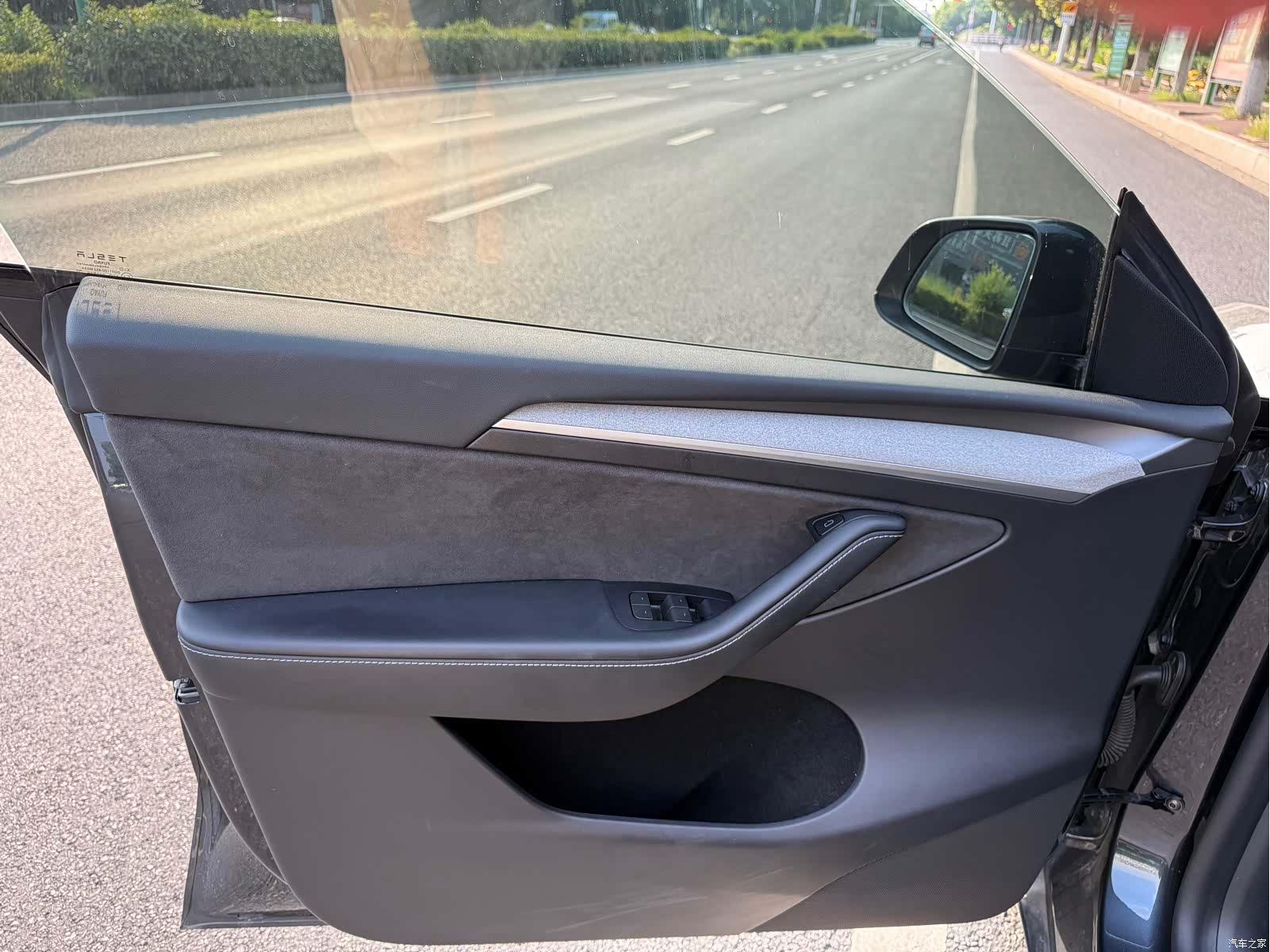 Tesla Model Y, 2024 10