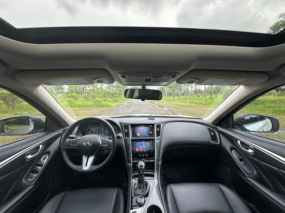 Infiniti Q50L