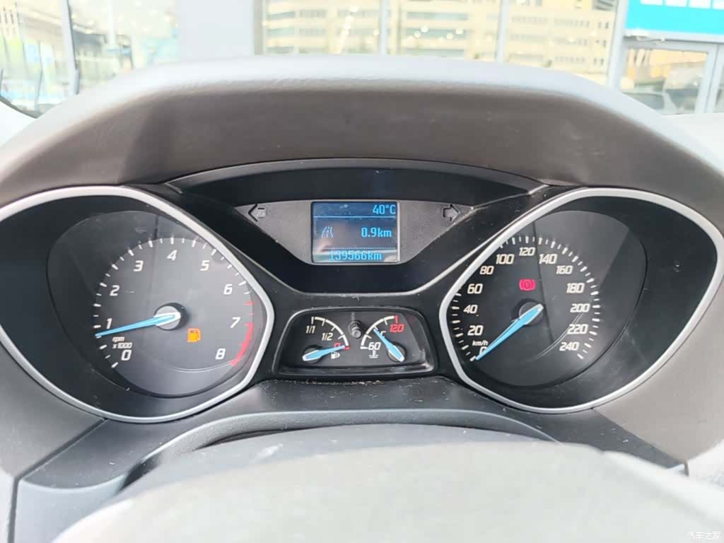 Ford Focus, 2015 12