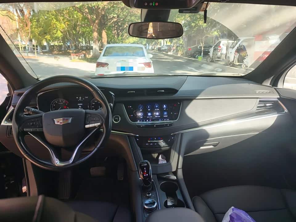 Cadillac XT6