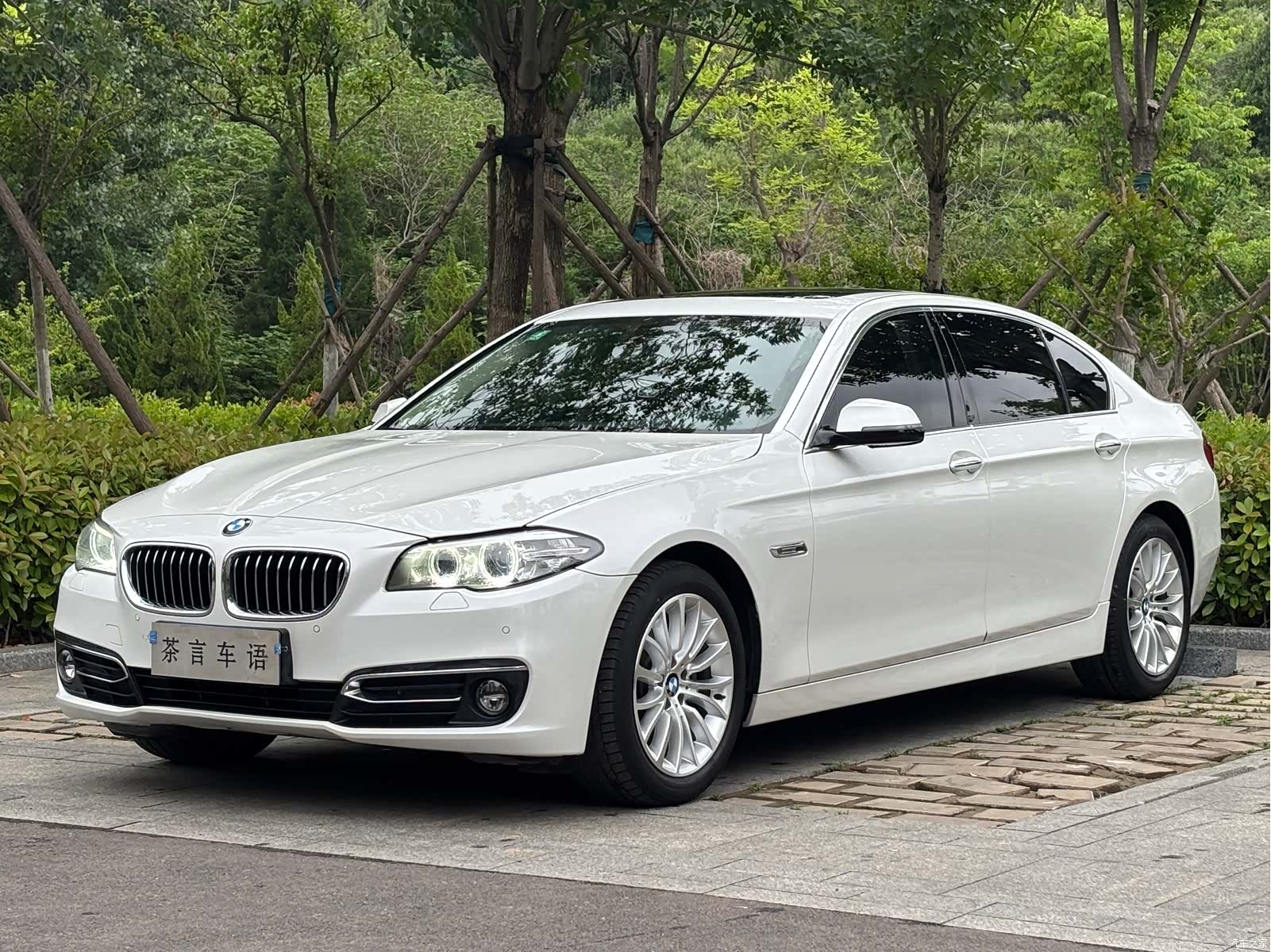 BMW 5 Series, 2016 1