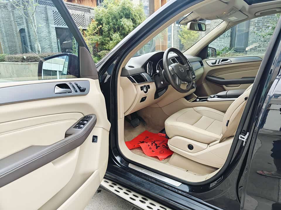 Mercedes-Benz M class