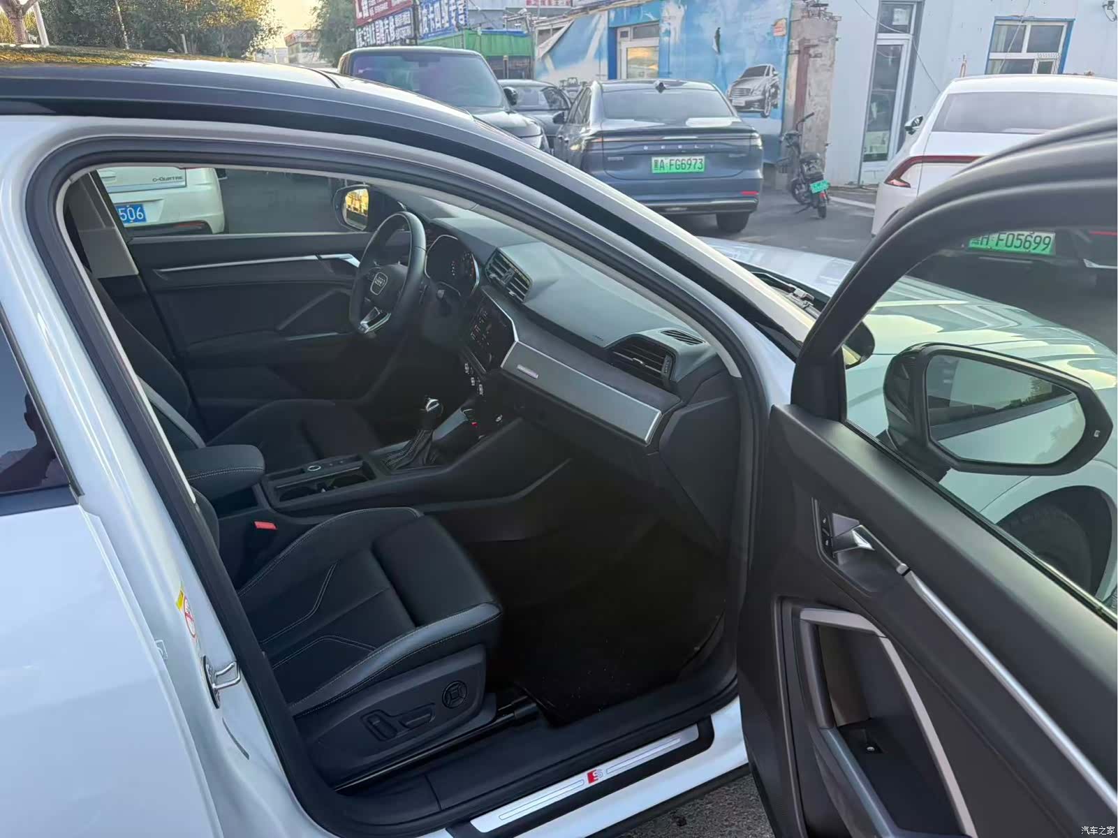 Audi Q3, 2023 3