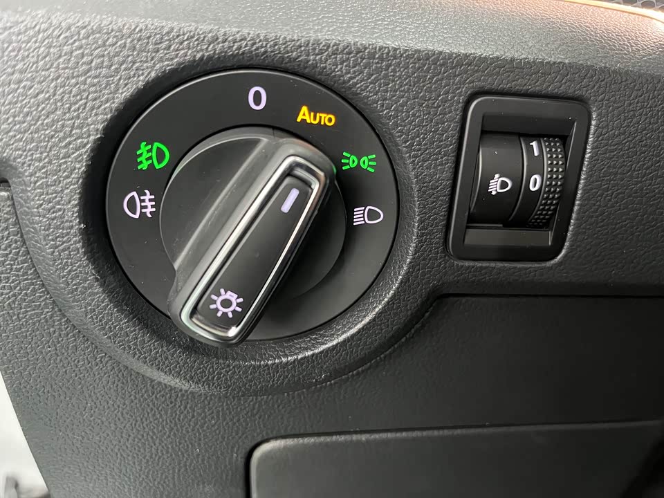 Volkswagen Exploring the shadow