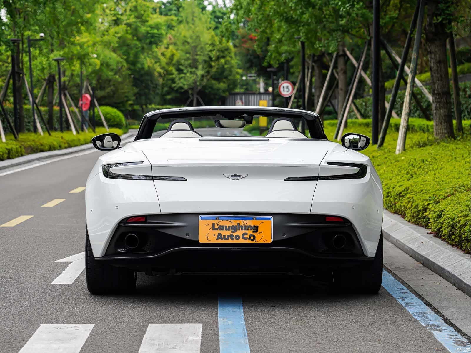 Aston Martin DB11, 2020 35