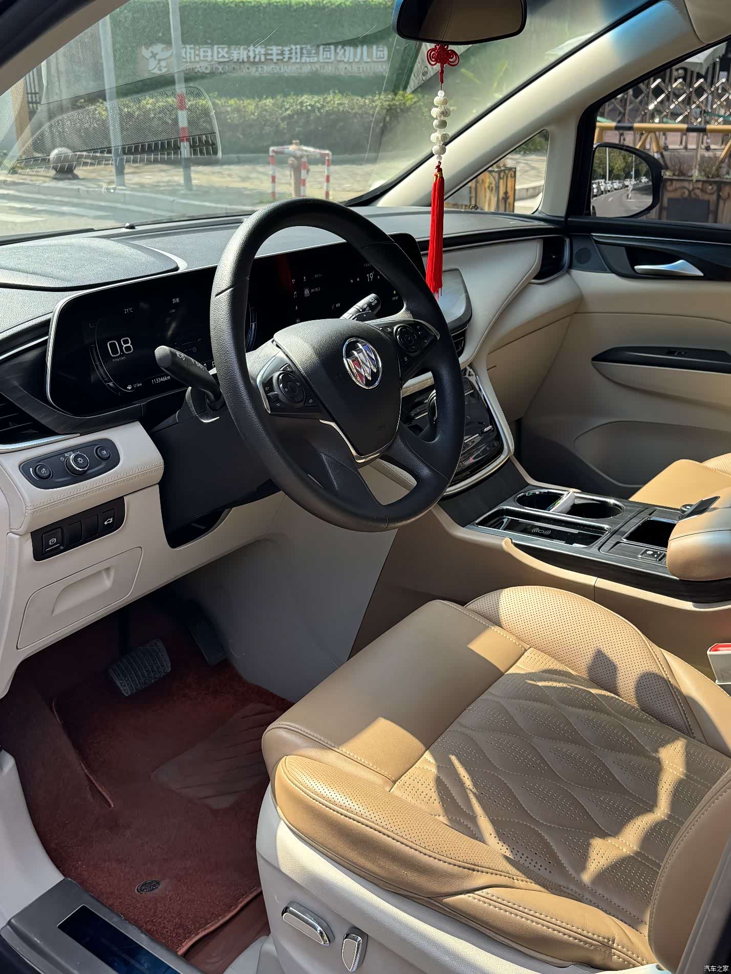 Buick GL8, 2021 3