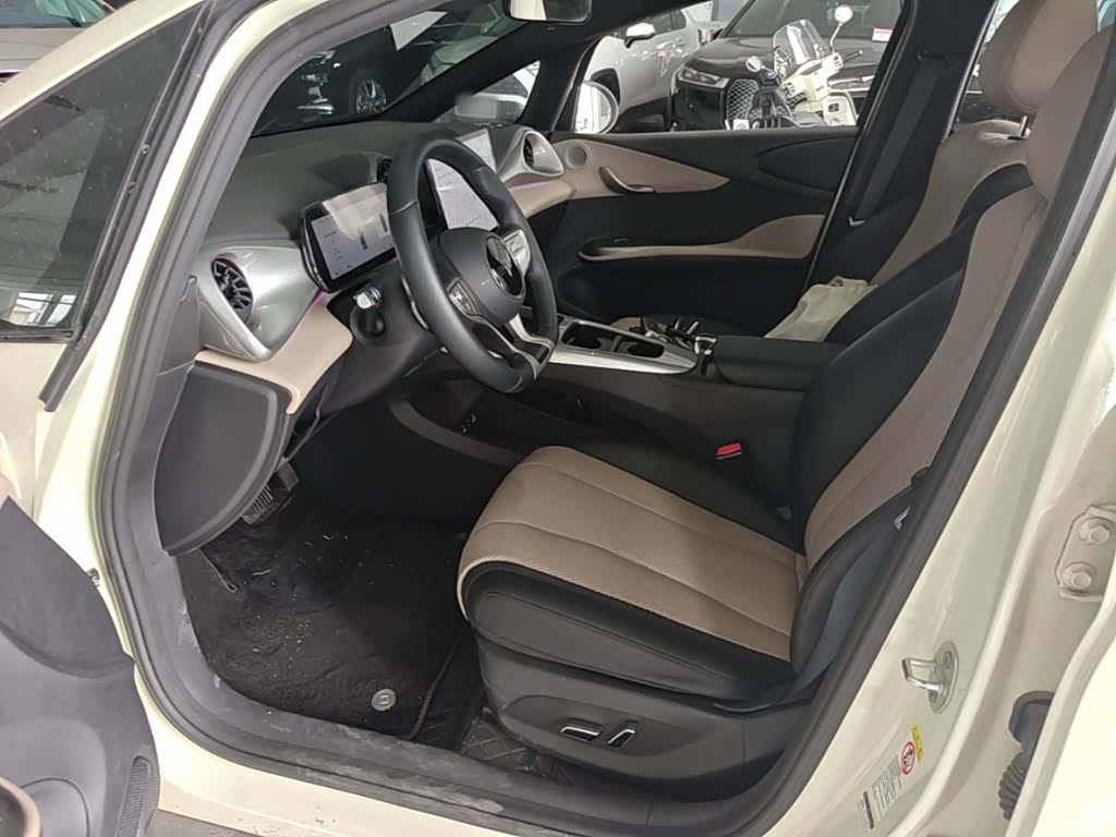 BYD Dolphin, 2025 15