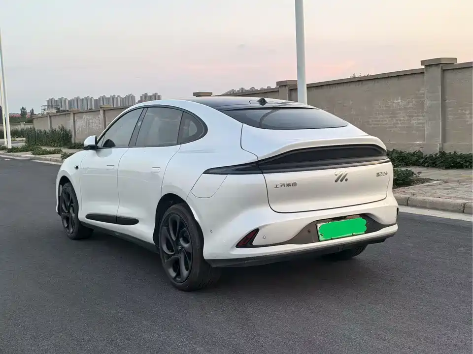 IM Motors Zhiji LS6 IM Motors Zhiji LS6
