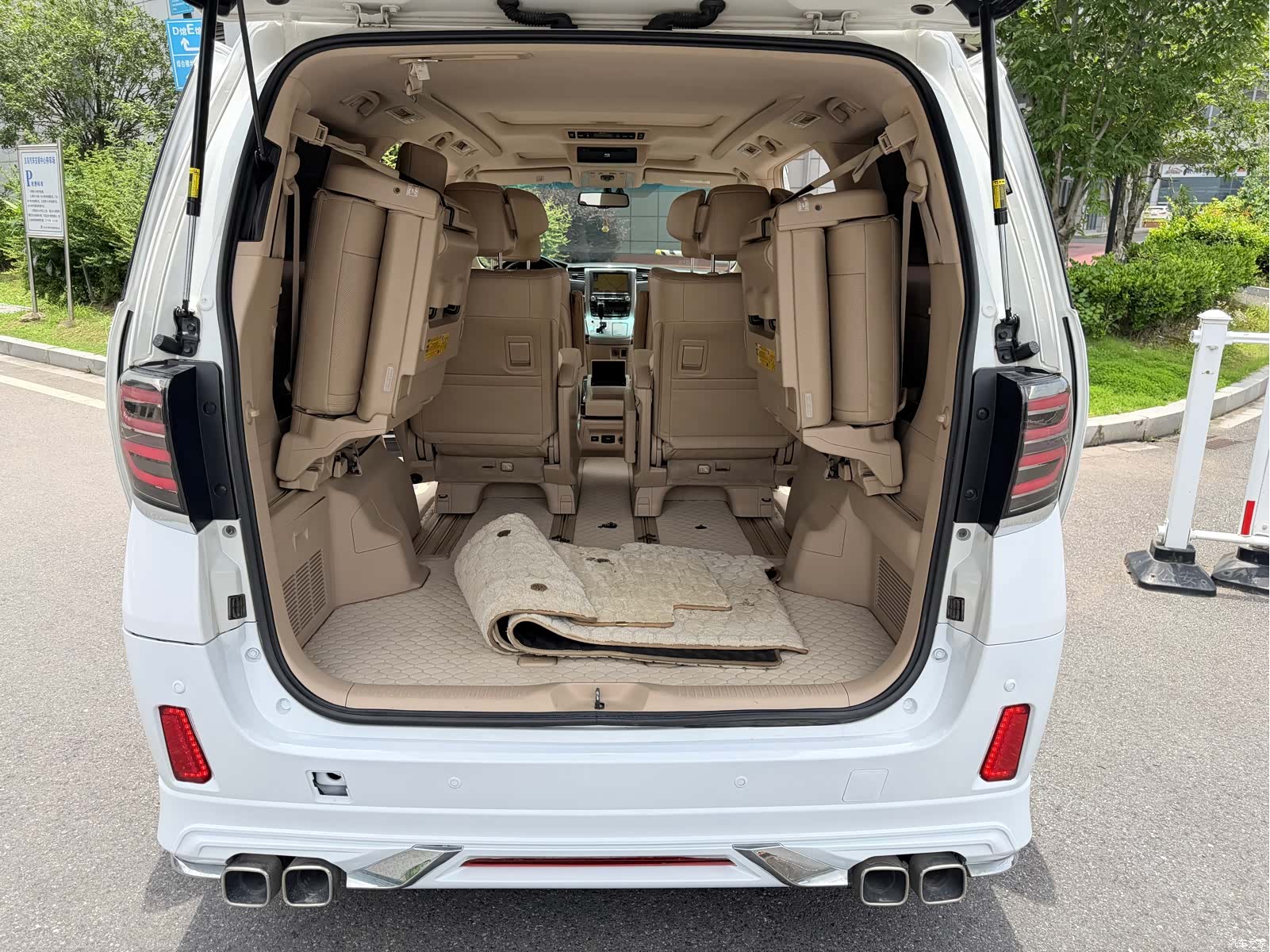 Toyota Alphard, 2015 9