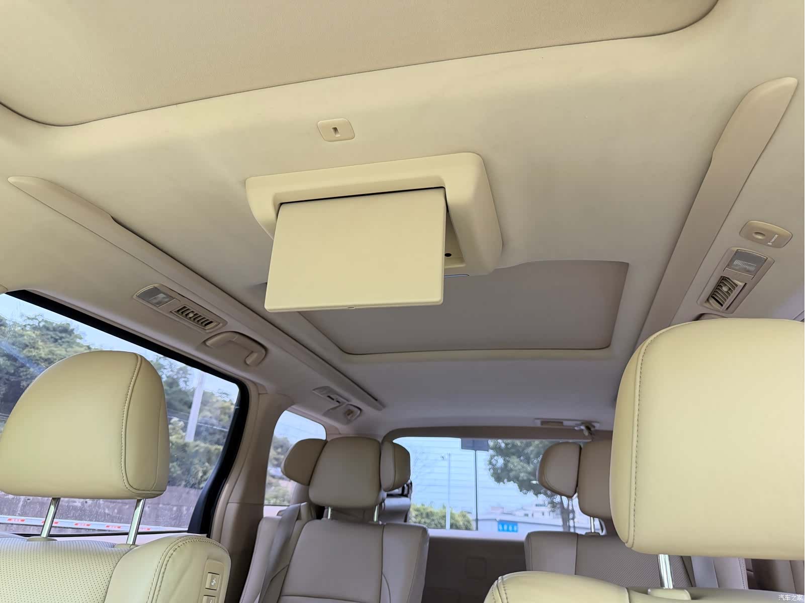 Toyota Alphard, 2015 12