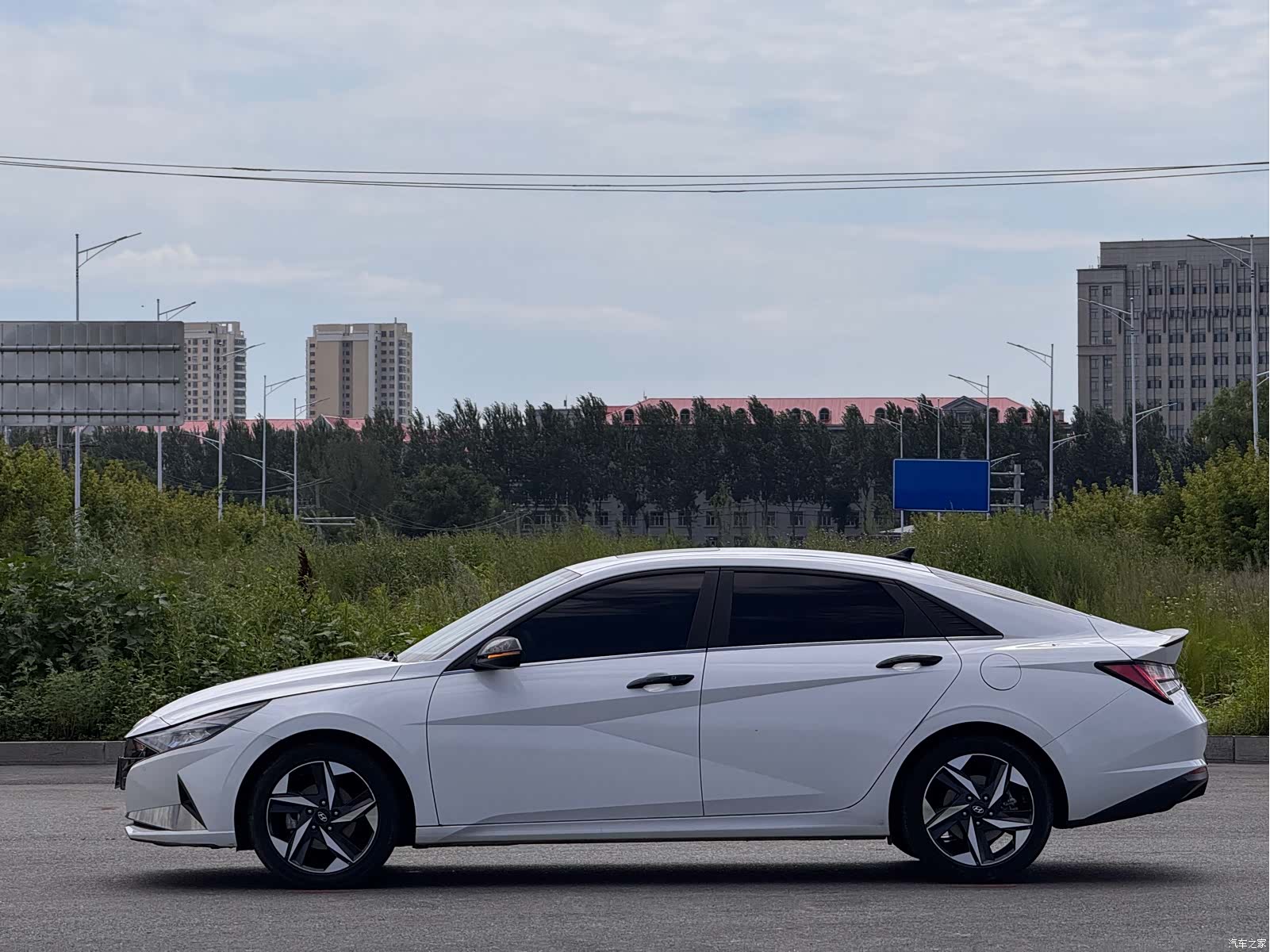 Hyundai Elantra, 2023 8
