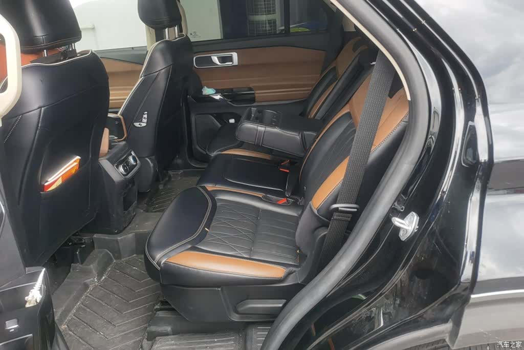 Ford Explorer, 2024 11