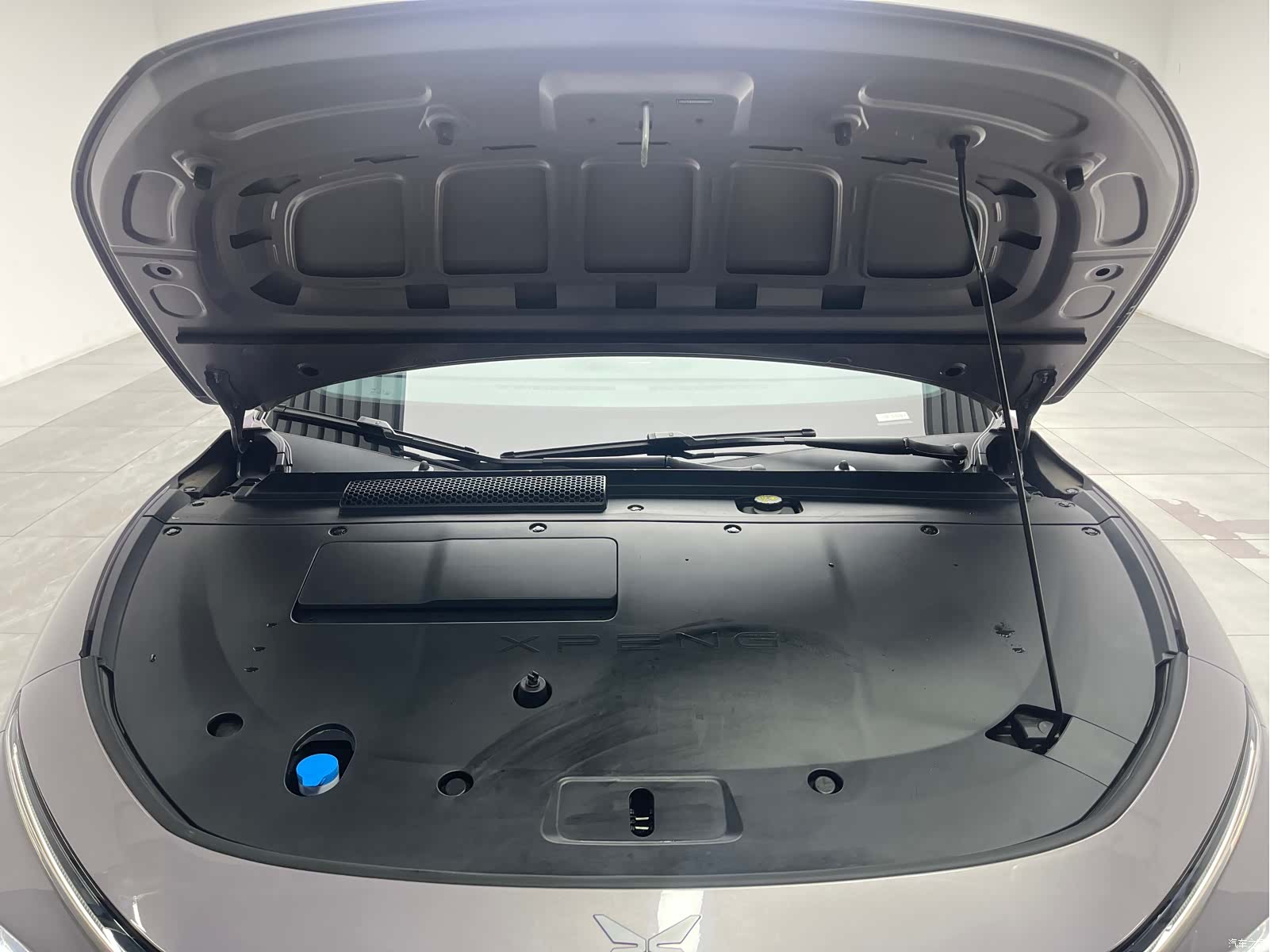 Xpeng P7, 2025 9