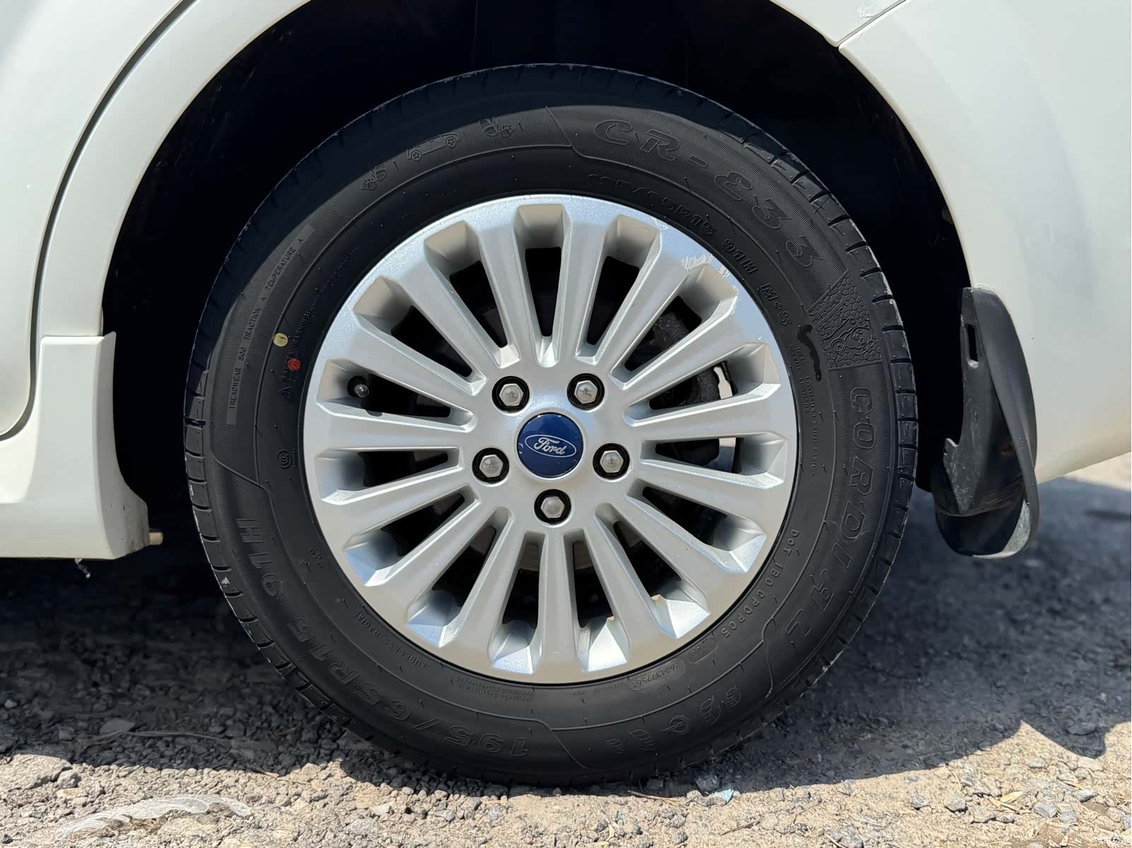 Ford Focus, 2014 10