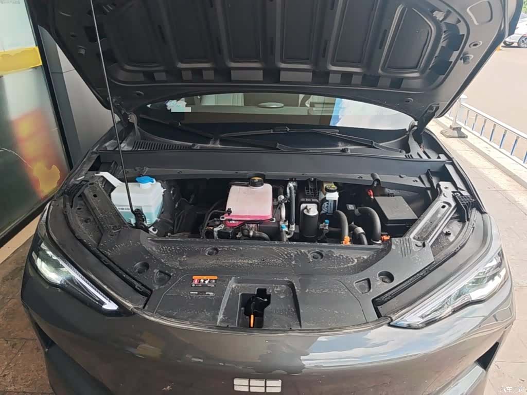 Geely Galaxy E5, 2025 20