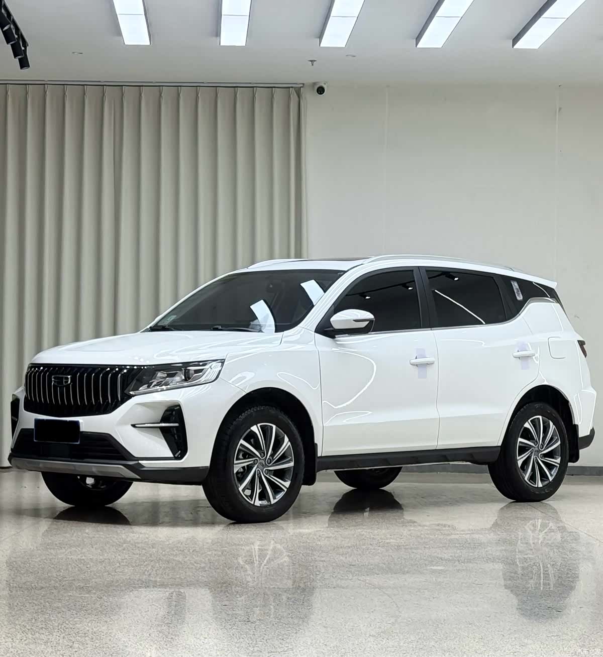 Geely X6, 2024 1