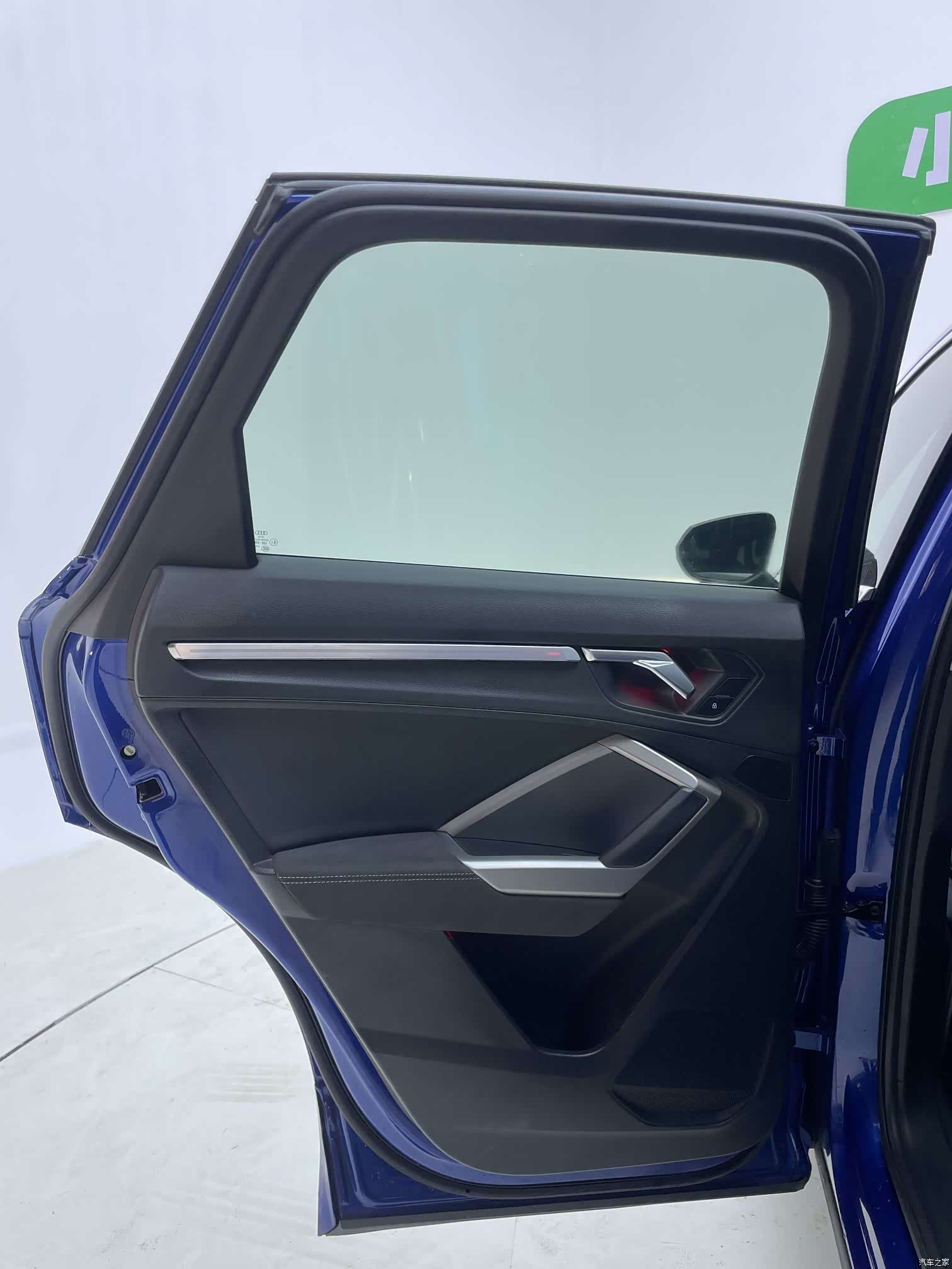 Audi Q3, 2023 8