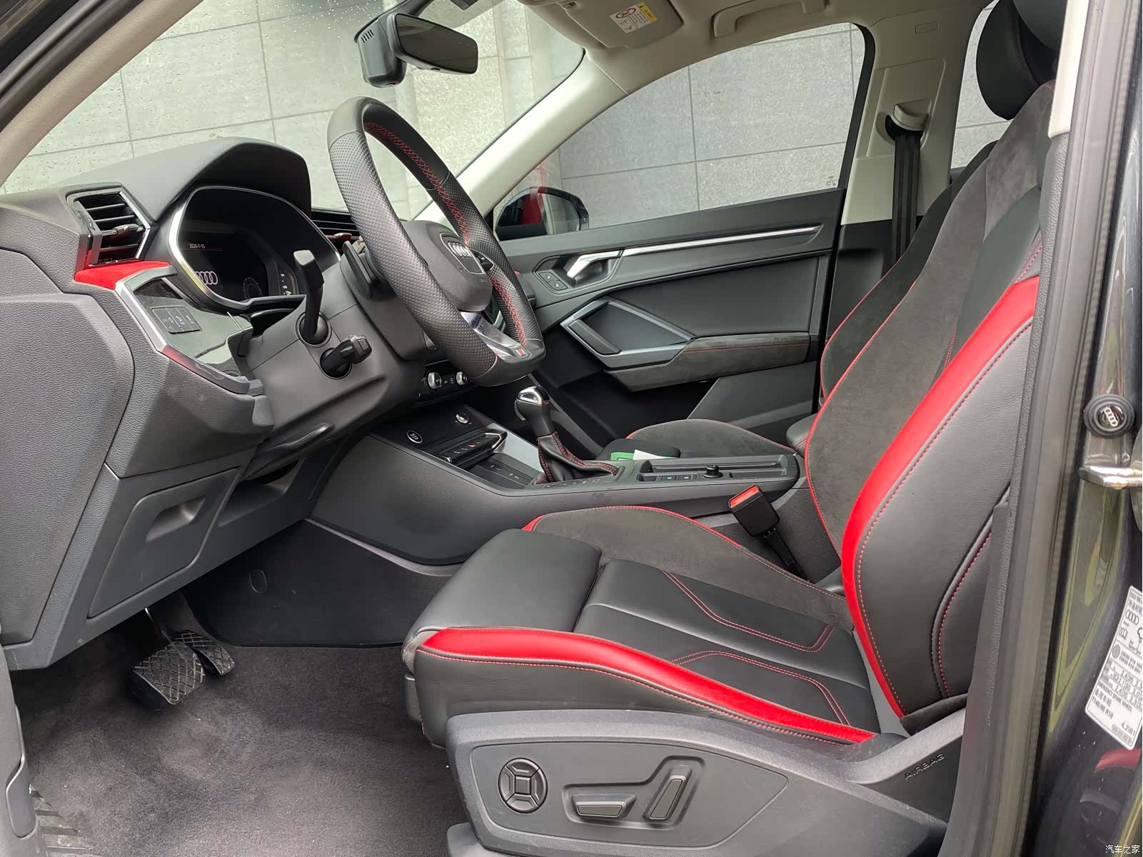 Audi Q3, 2023 10