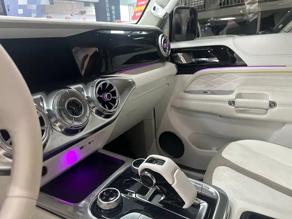 CrossBoundary Co-creation tank 300