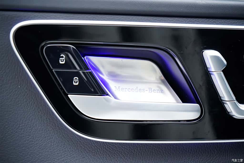 Mercedes-Benz C-Class, 2023 29