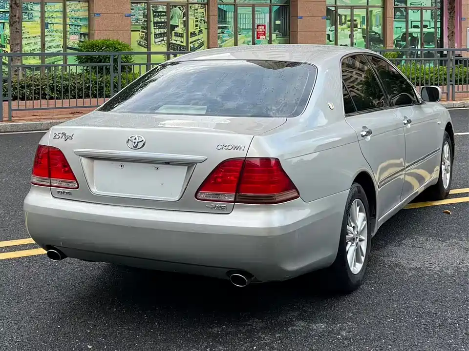 Toyota crown