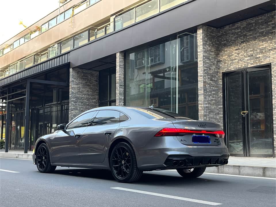 Audi A7L