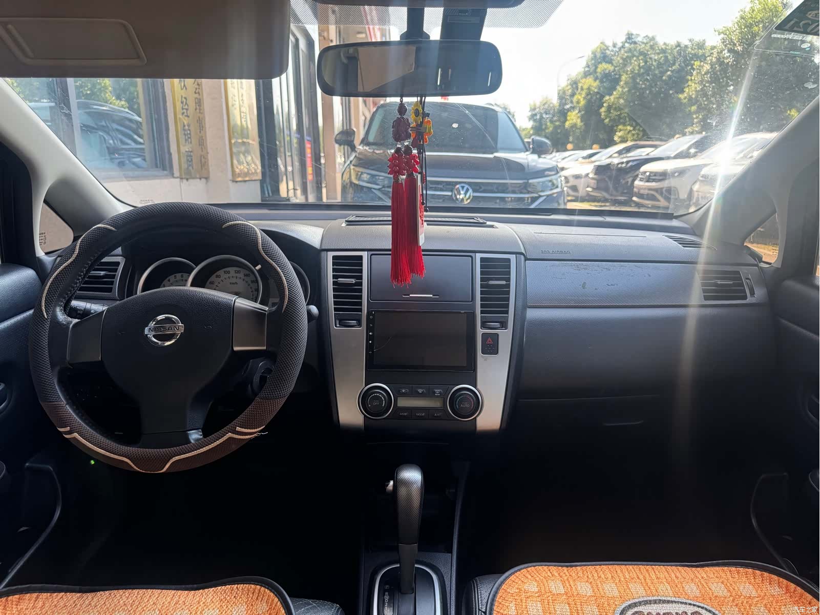 Nissan Tiida, 2011 7