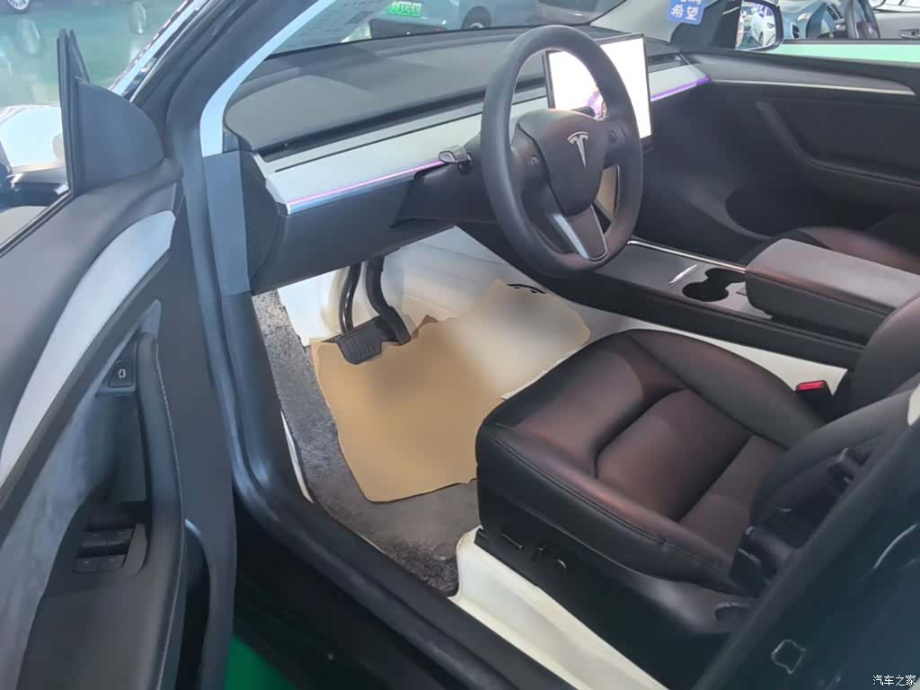 Tesla Model Y, 2023 16