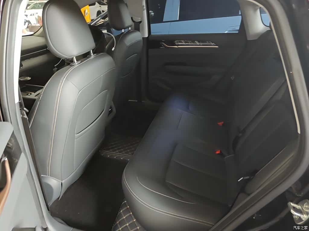 Wuling Starlight, 2026 17