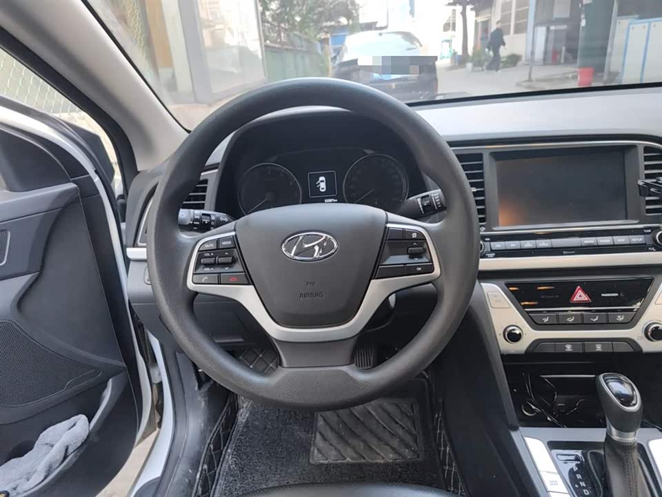 Hyundai Lead