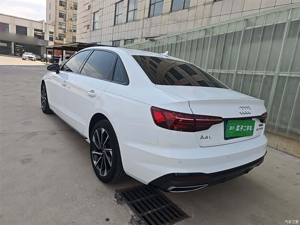 Audi A4L, 2023 все фото