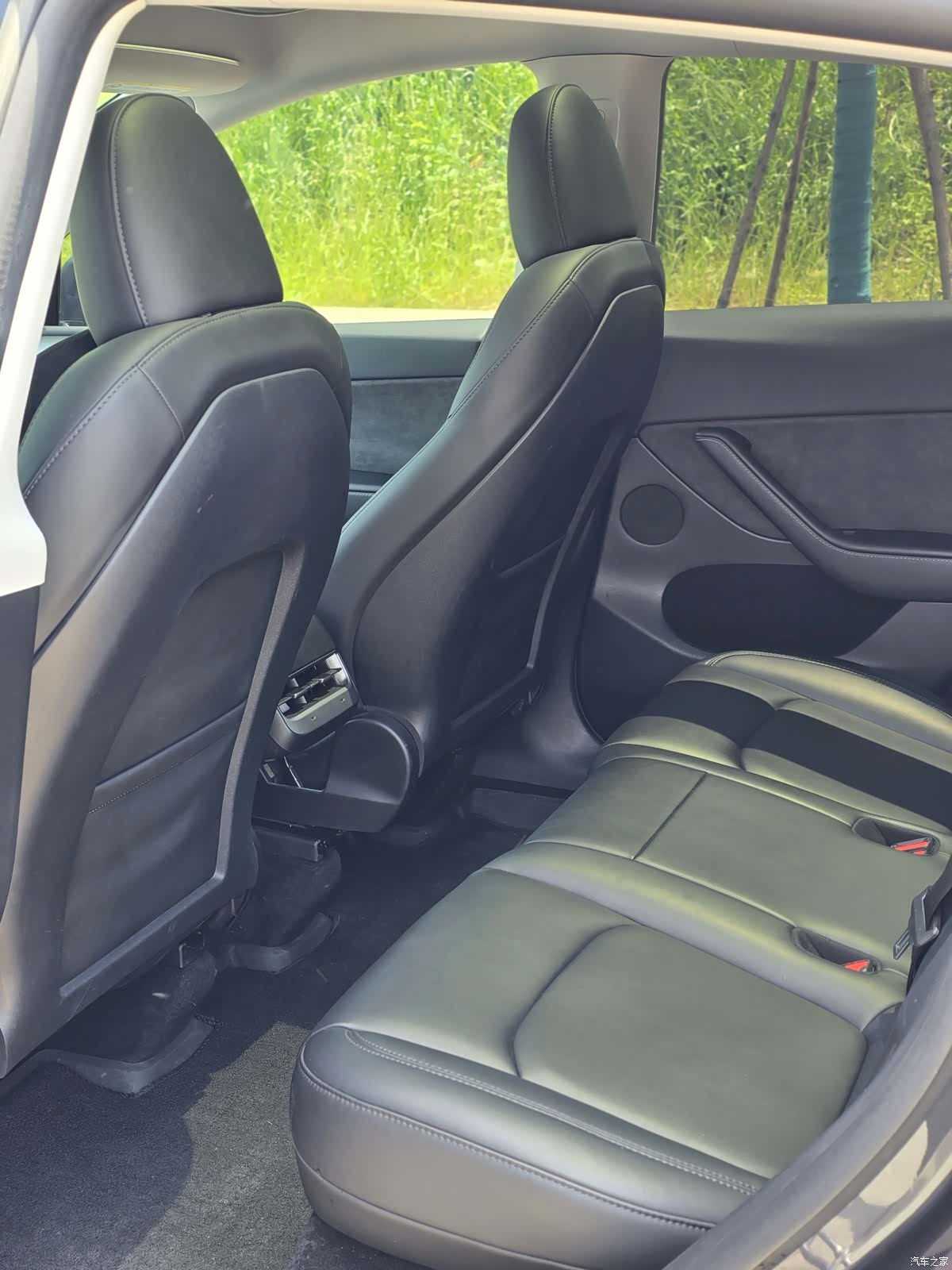 Tesla Model Y, 2024 7