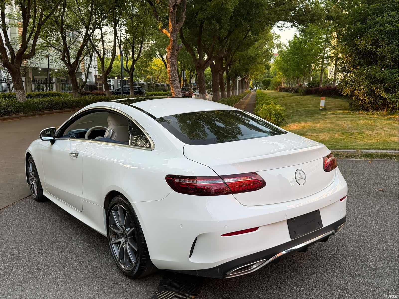 Mercedes-Benz E-Class, 2022 20