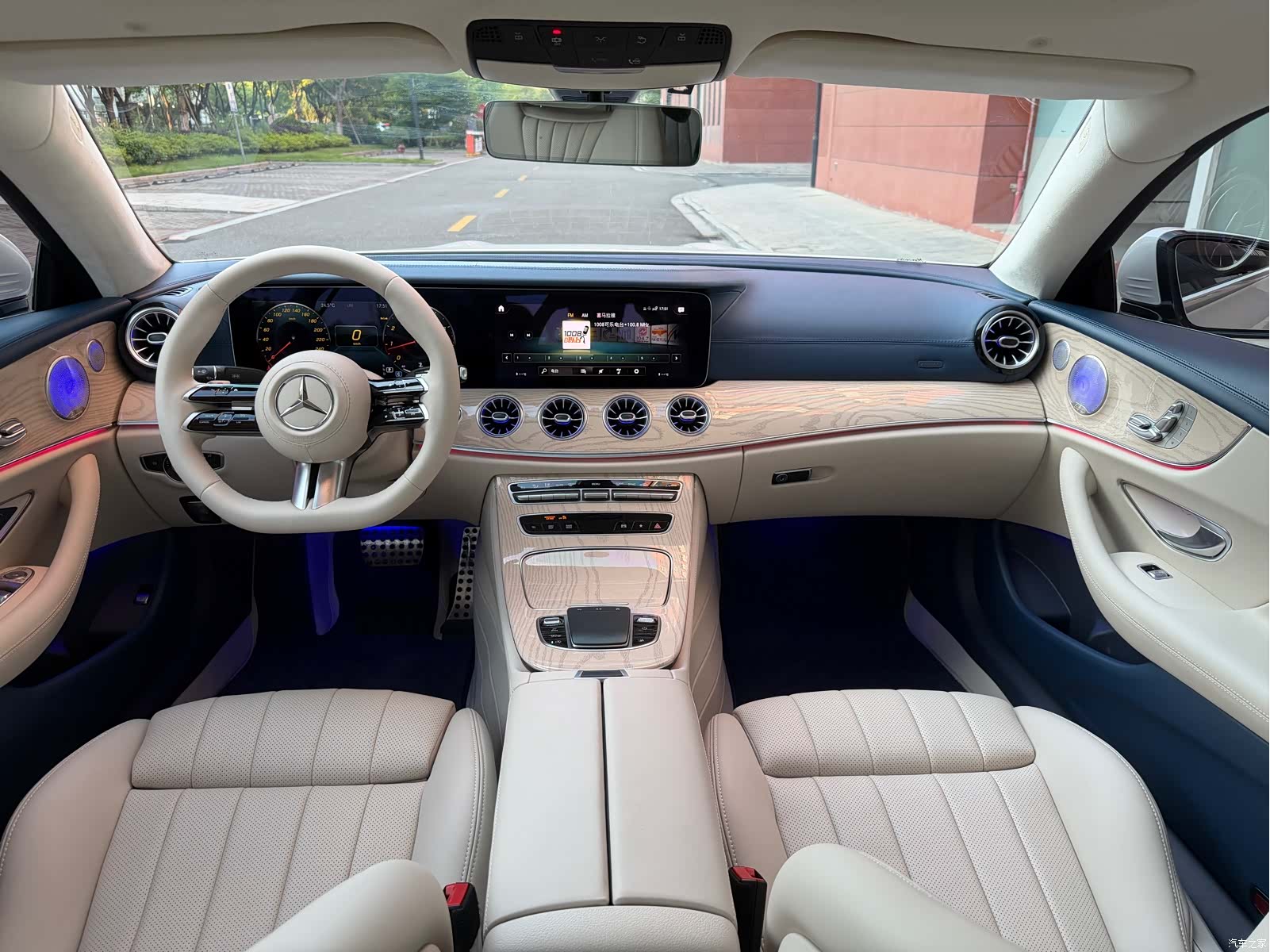 Mercedes-Benz E-Class, 2022 8