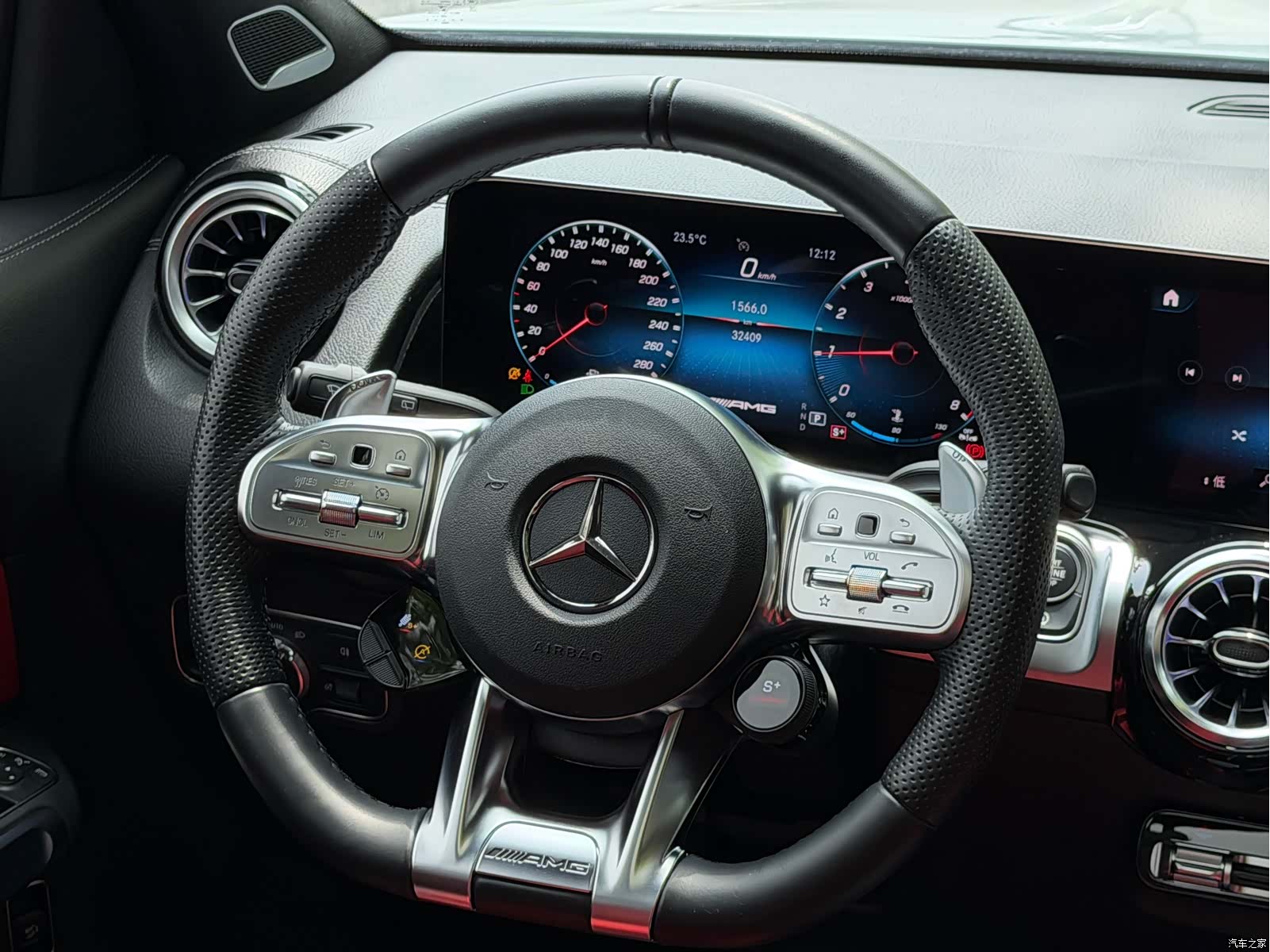 Mercedes-Benz GLB, 2023 8